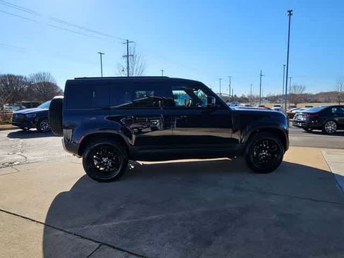 Used 2025 Land Rover Defender 110 S image 10