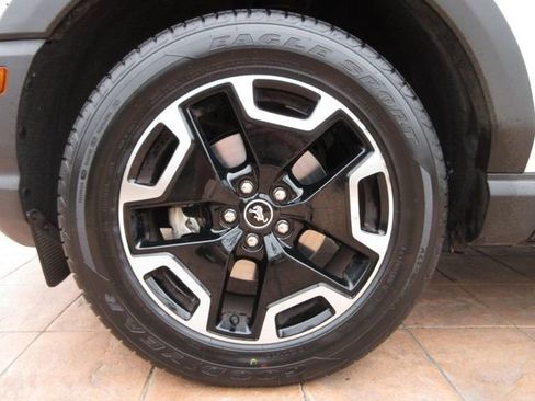 Certified 2022 Ford Bronco Sport Outer Banks w/ Tech Package AWD/4WD image 8