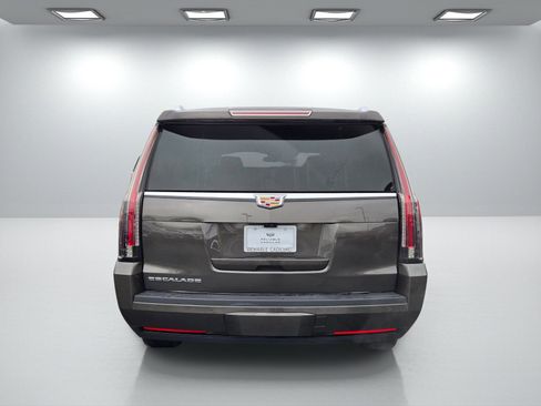 Used 2020 Cadillac Escalade ESV Premium Luxury image 5
