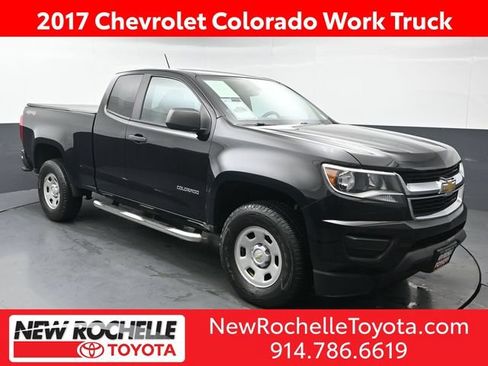 Used 2017 Chevrolet Colorado W/T w/ WT Convenience Package AWD/4WD image 1