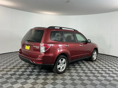 Used 2010 Subaru Forester 2.5X Limited AWD/4WD image 5