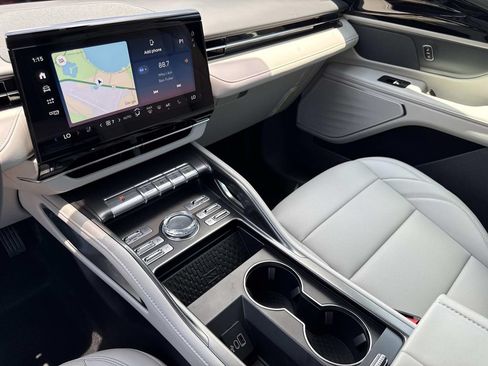 New 2026 Lincoln Nautilus Premier AWD/4WD image 27