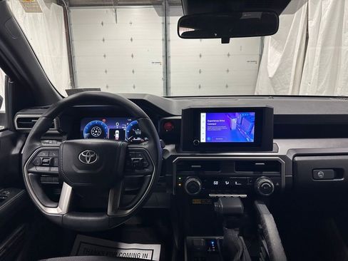 Used 2025 Toyota 4Runner TRD Off-Road image 16