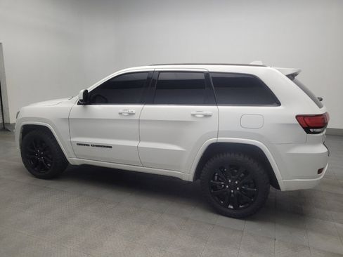 Used 2019 Jeep Grand Cherokee Altitude image 3