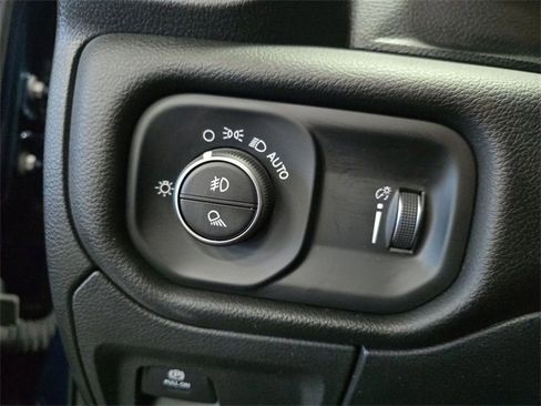 Used 2023 RAM 1500 Big Horn image 28