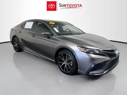 Used 2024 Toyota Camry SE FWD image 1