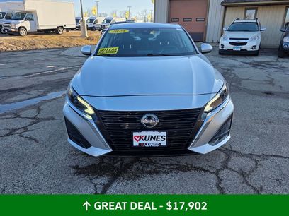 Used 2023 Nissan Altima 2.5 SV