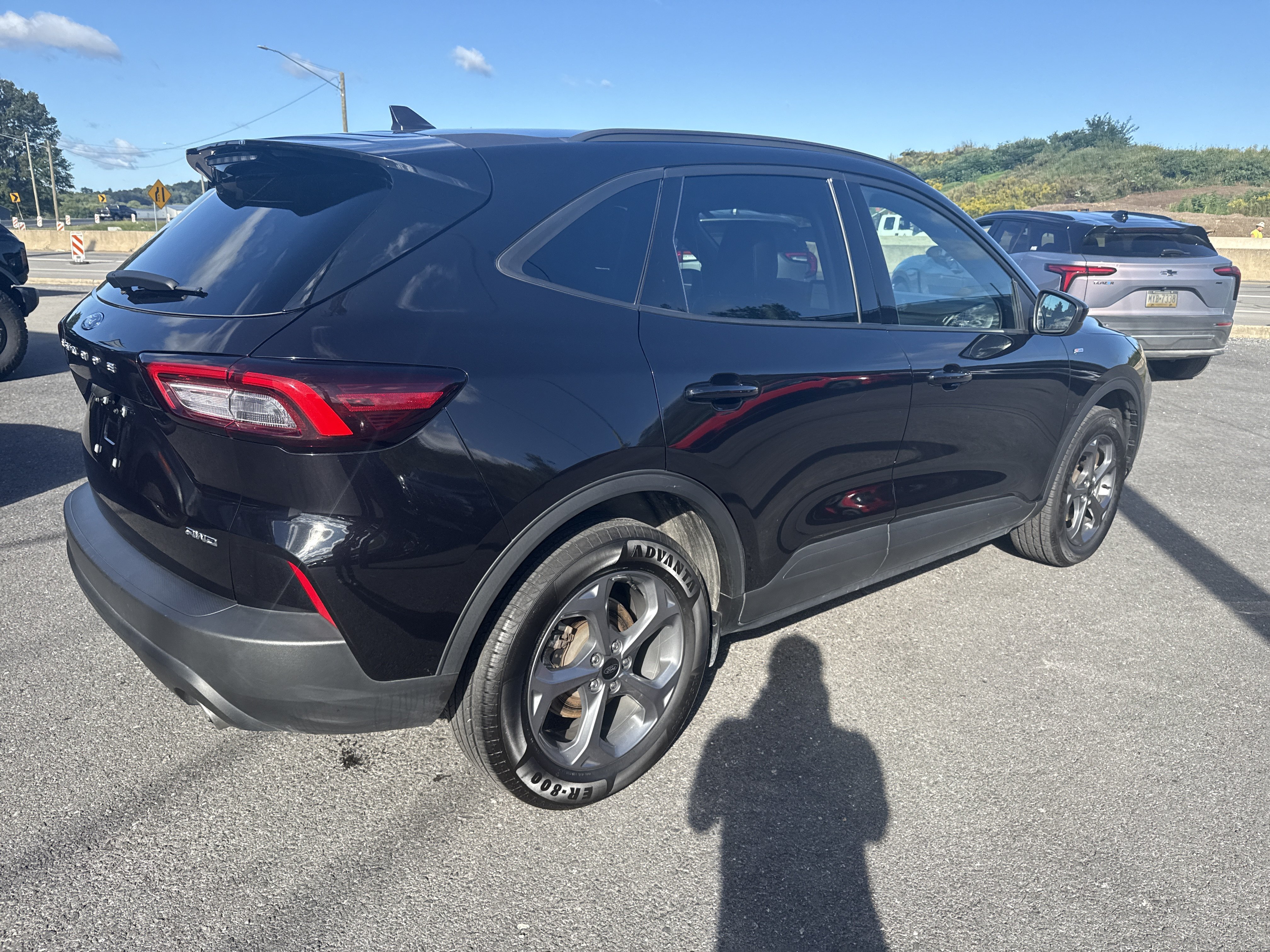 Used 2025 Ford Escape ST-Line Select AWD/4WD image 3
