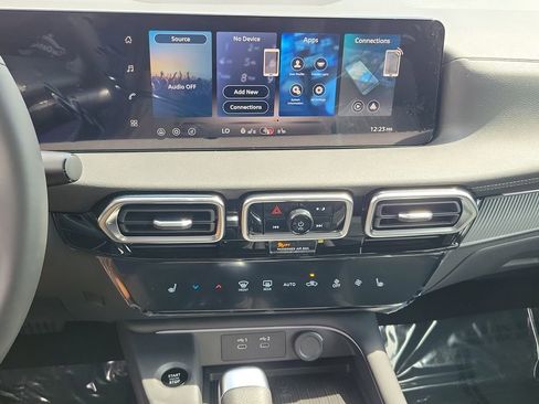 New 2026 Nissan Sentra SV w/ SV Convenience Package FWD image 9