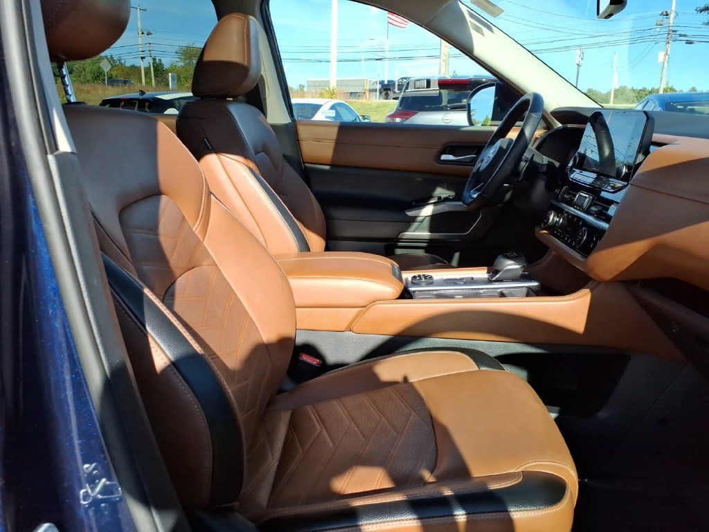 Certified 2023 Nissan Pathfinder Platinum AWD/4WD image 10