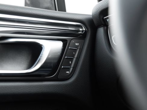 Certified 2026 Porsche Macan AWD/4WD image 18