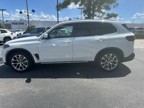 Used 2024 BMW X5 xDrive50e AWD/4WD image 2