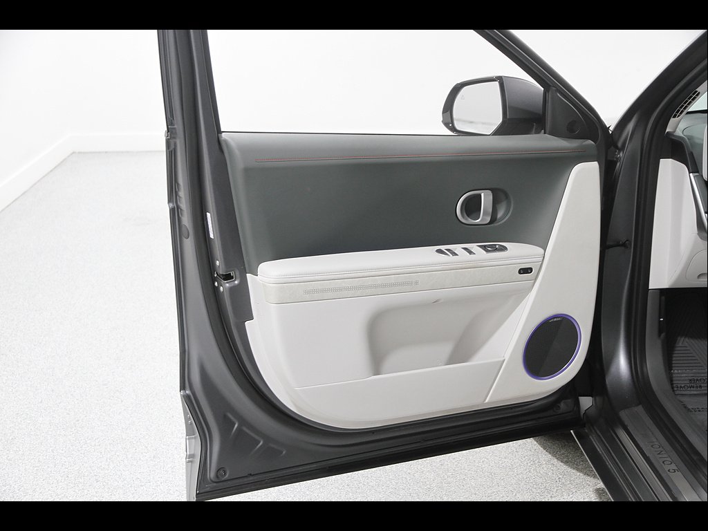 Certified 2024 Hyundai Ioniq 5 Limited AWD/4WD image 4