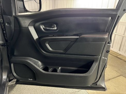 Used 2020 Nissan Titan PRO-4X w/ Pro-4x Convenience Package AWD/4WD image 47
