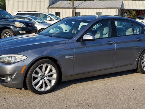 Used 2011 BMW 535i xDrive Sedan image 7