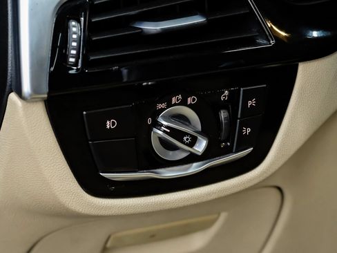 Used 2017 BMW 530i w/ Premium Package RWD image 39