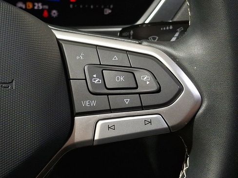 Used 2023 Volkswagen Tiguan SE R-Line image 19