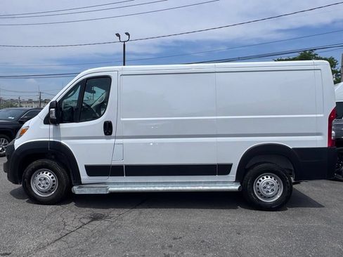 Used 2025 RAM ProMaster 2500 w/ U-Haul Equipment Group FWD image 4