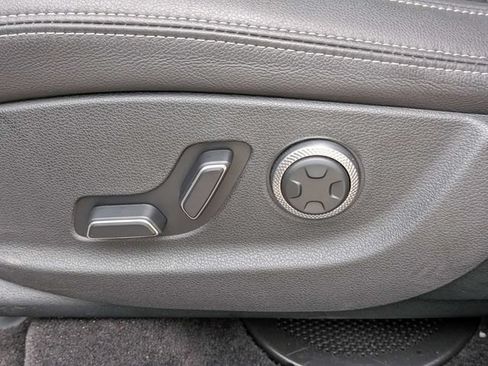 Used 2026 Genesis GV70 2.5T AWD/4WD image 22
