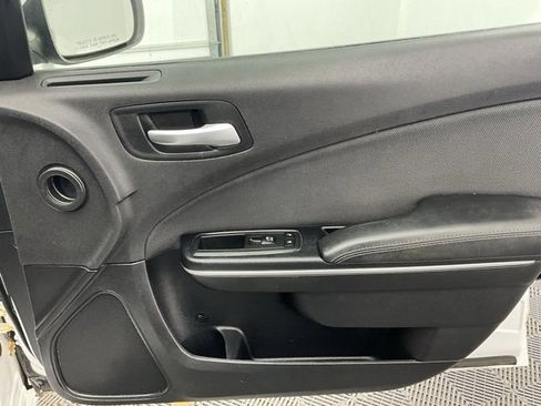 Used 2015 Dodge Charger SE w/ Popular Equipment Group image 14