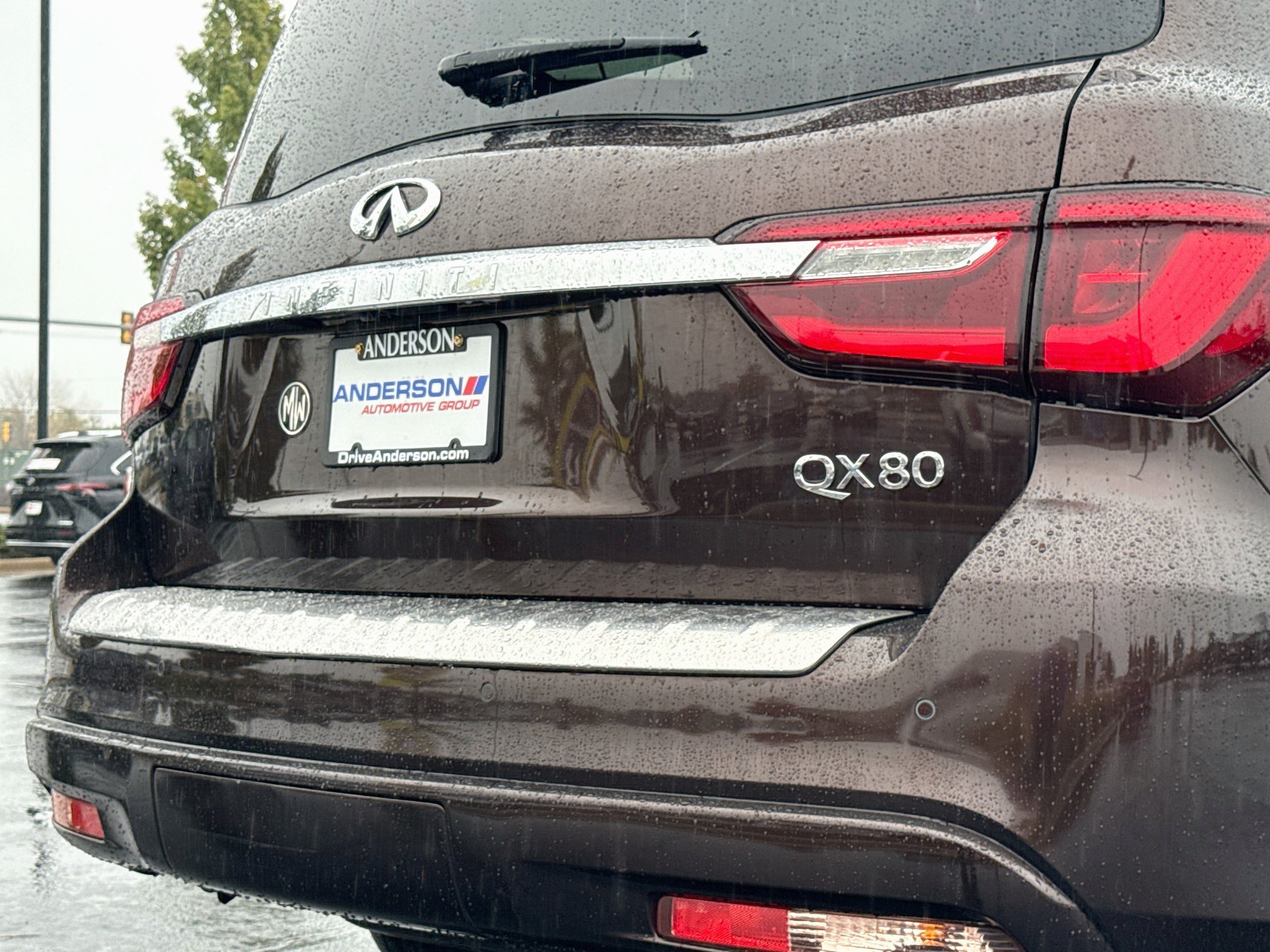 Used 2018 INFINITI QX80 4WD w/ Deluxe Technology Package image 6