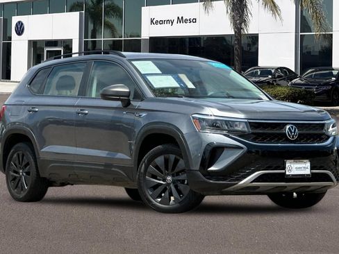 Used 2022 Volkswagen Taos S FWD image 2