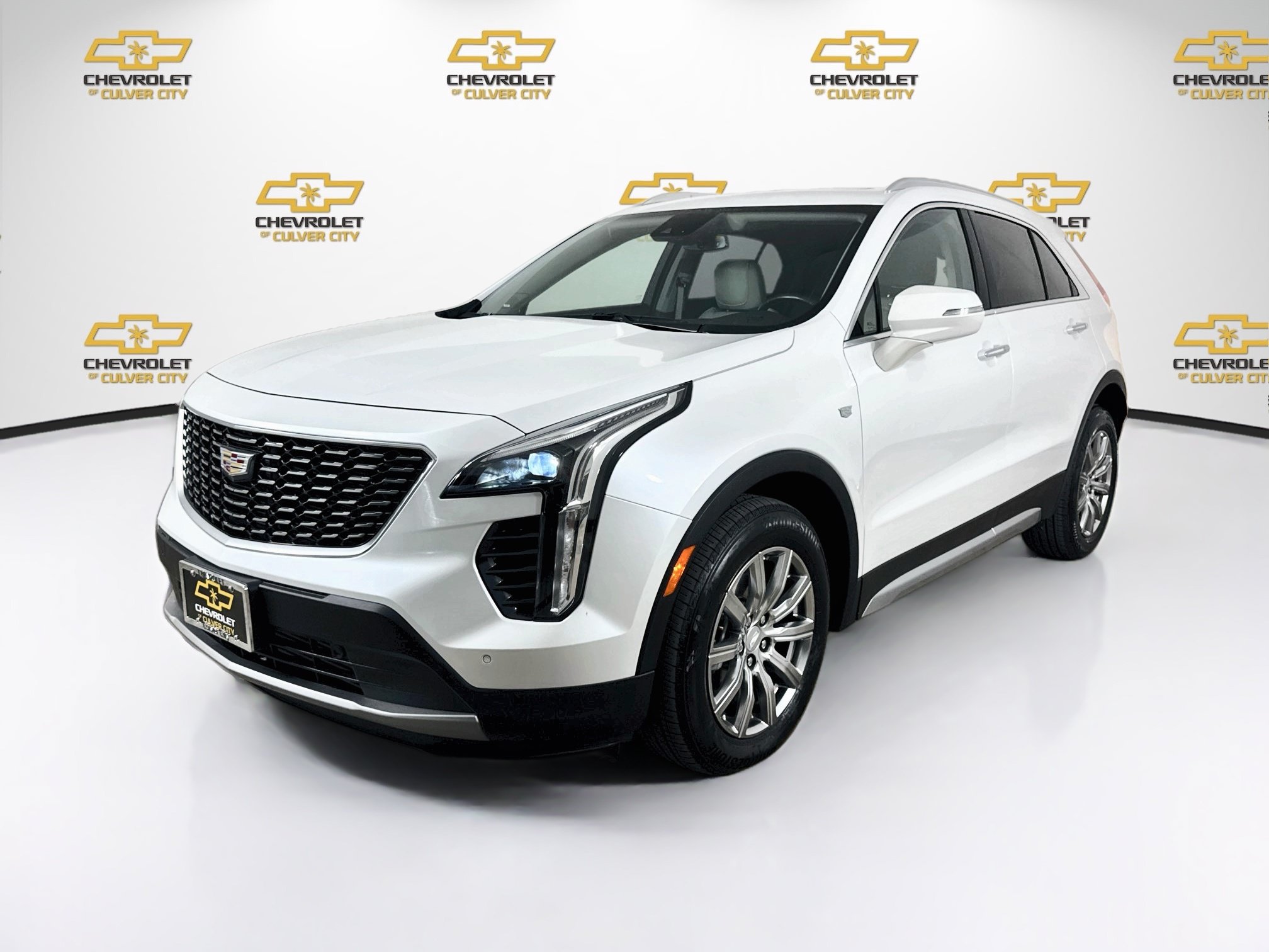 Used 2021 Cadillac XT4 Premium Luxury w/ Cold Weather Package FWD image 3