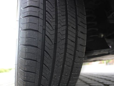 Used 2022 Toyota RAV4 SE image 14