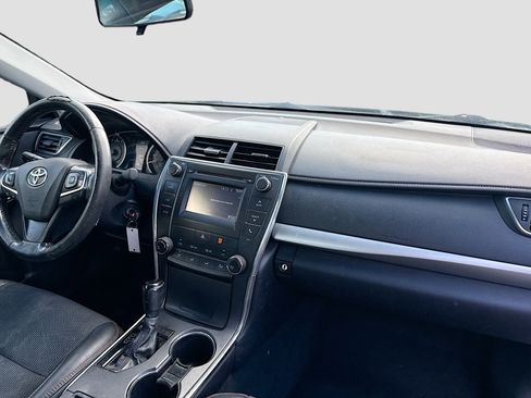 Used 2017 Toyota Camry SE image 29