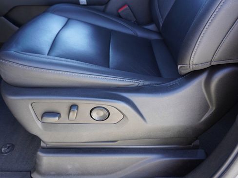 Used 2022 Chevrolet Tahoe Z71 w/ Z71 Off-Road Package image 27