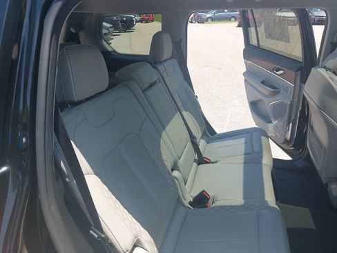 Used 2021 Jeep Grand Cherokee L Summit w/ Advanced Protech Group IV AWD/4WD image 12
