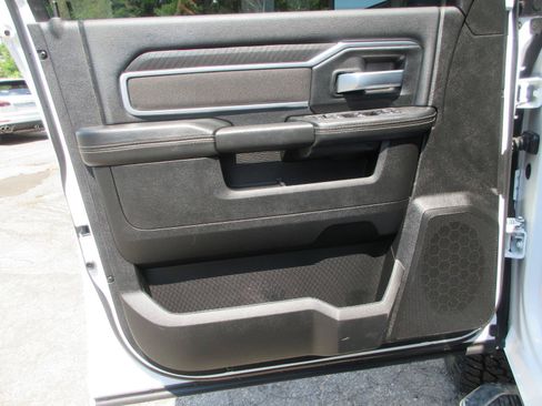 Used 2025 RAM 2500 Big Horn AWD/4WD image 16