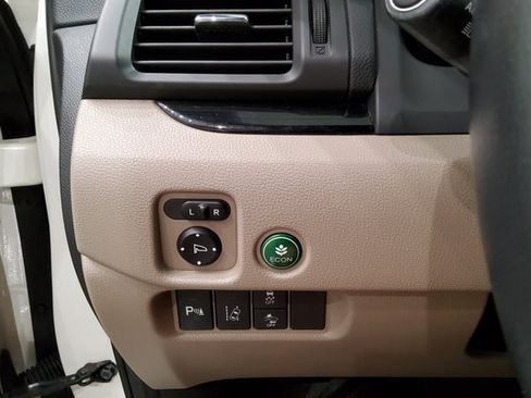 Certified 2017 Honda Pilot Touring image 30