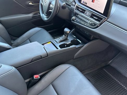Certified 2025 Lexus ES 300h w/ Premium Package FWD image 18