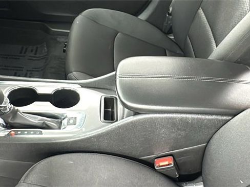 Used 2024 Chevrolet Malibu LT image 30