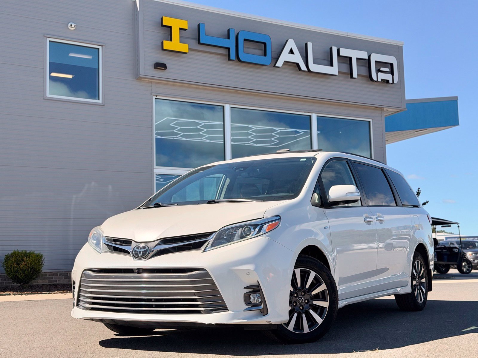 Used 2020 Toyota Sienna XLE Premium AWD/4WD image 1