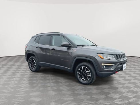 Used 2020 Jeep Compass Trailhawk AWD/4WD image 2