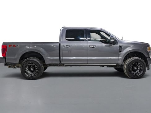 Used 2022 Ford F250 Platinum w/ FX4 Off-Road Package AWD/4WD image 6
