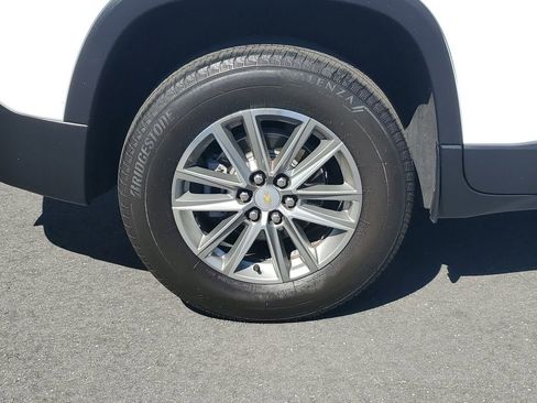 Used 2023 Chevrolet Traverse LT image 6