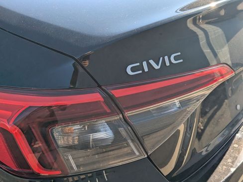 Used 2023 Honda Civic Touring image 7