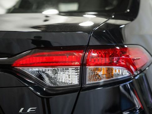 Used 2025 Toyota Corolla LE FWD image 6
