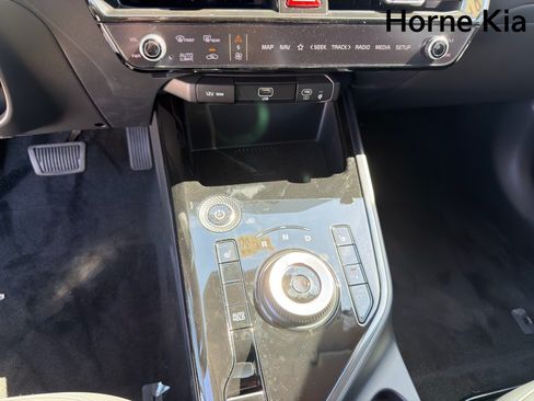 New 2026 Kia Niro Wind FWD image 17