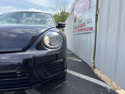 Used 2019 Volkswagen Beetle 2.0T S image 13