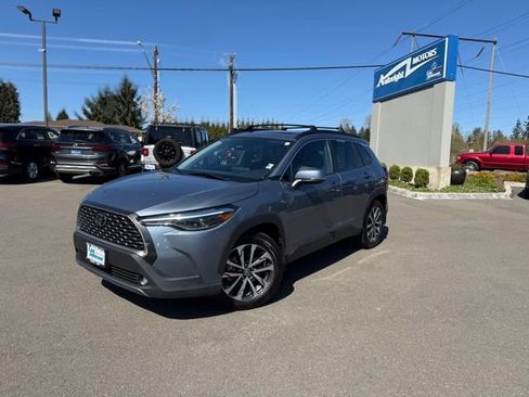 Used 2024 Toyota Corolla Cross XLE w/ Convenience Package image 1