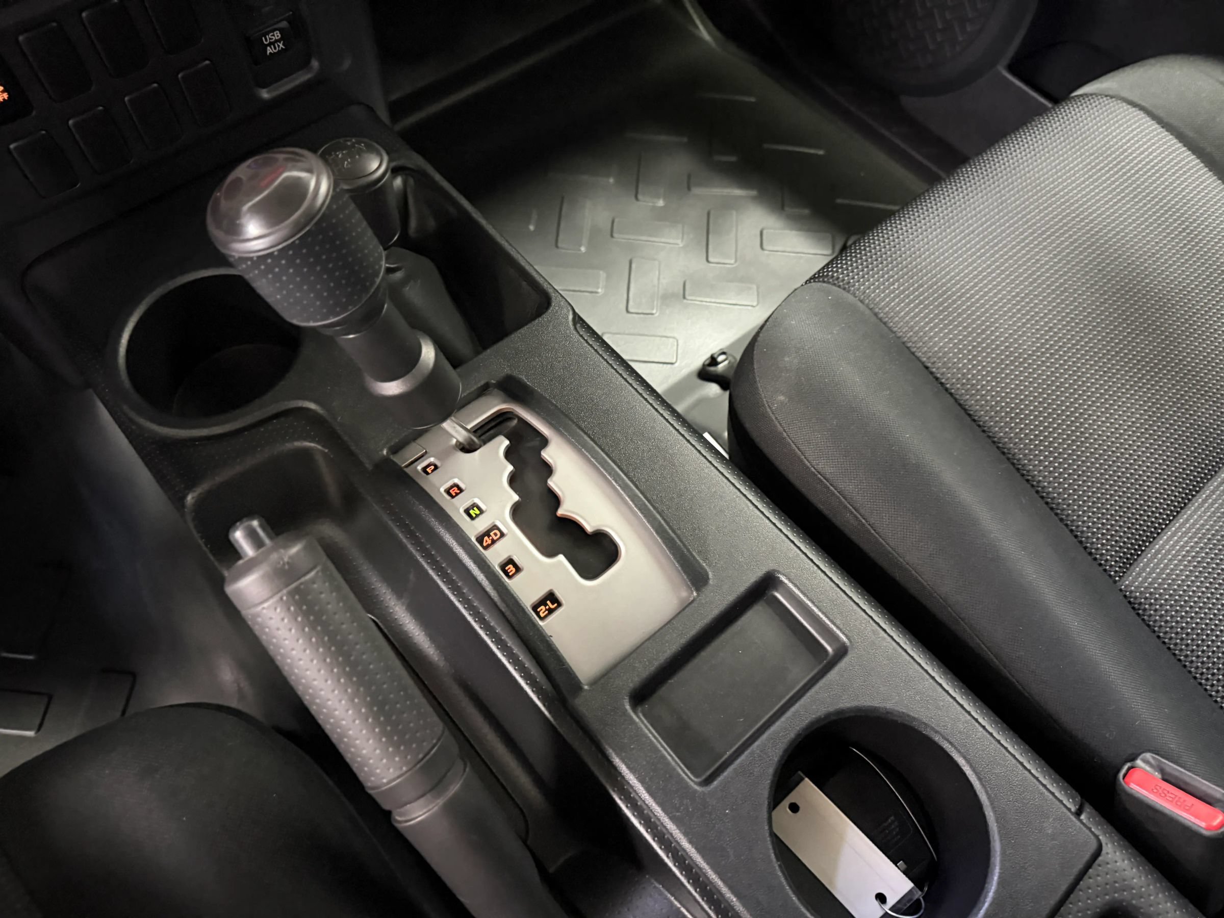 Used 2013 Toyota FJ Cruiser 4WD w/ Convenience Pkg image 30
