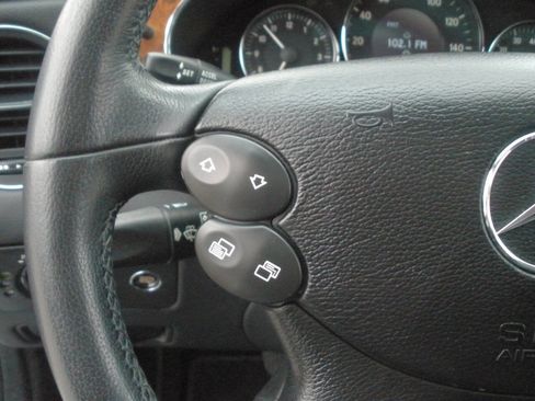 Used 2006 Mercedes-Benz CLS 500 image 37