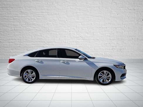 Used 2019 Honda Accord LX image 5