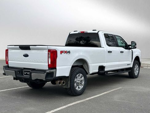 Used 2023 Ford F350 XLT w/ FX4 Off-Road Package image 7