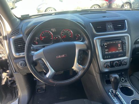 Used 2014 GMC Acadia SLE image 18