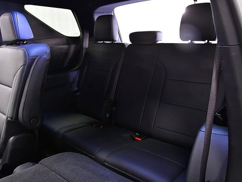 Used 2025 Chevrolet Traverse LT image 28